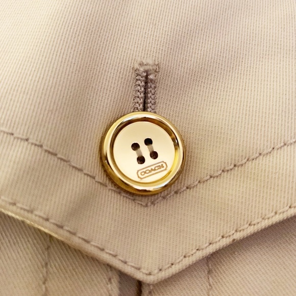 COACH | Tan Jacket Poppy Collection - Picture 5 of 9